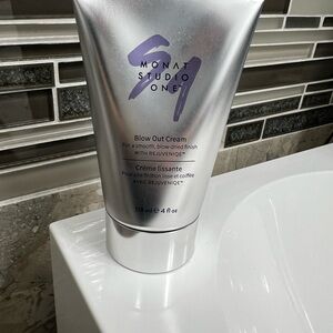 Monat Studio One Silver Blow Out Cream